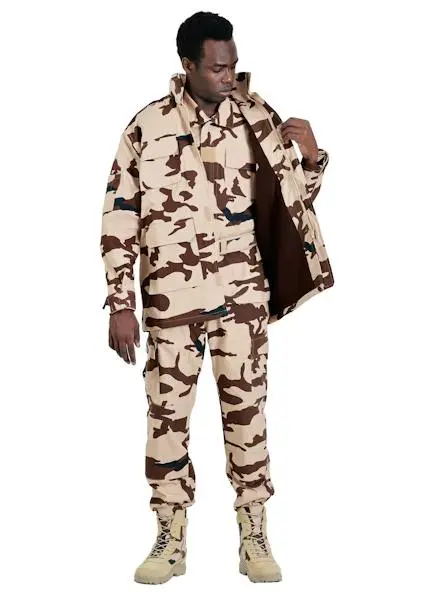 Manteau militaire de camouflage désert